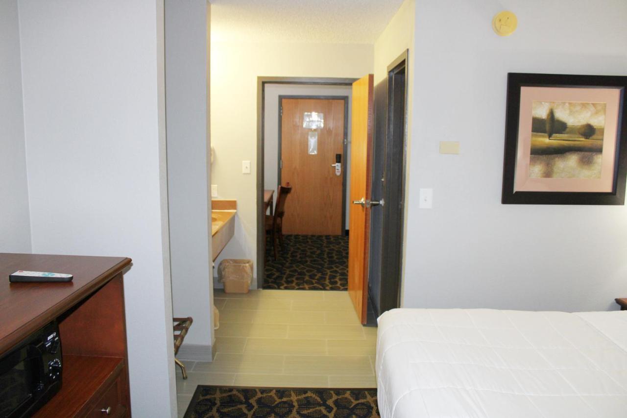 Greenlight Inn & Suites St James Saint James Bagian luar foto