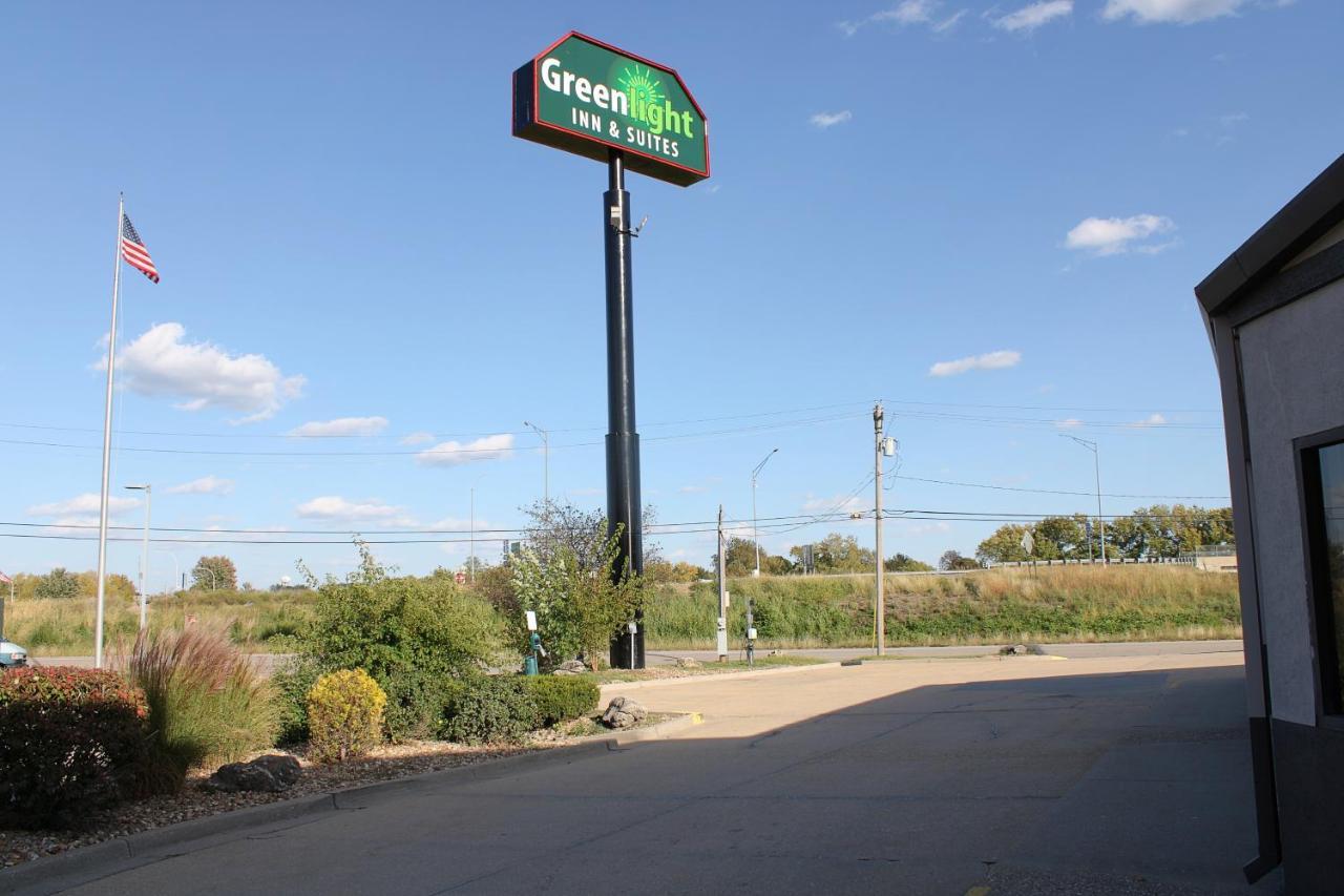 Greenlight Inn & Suites St James Saint James Bagian luar foto