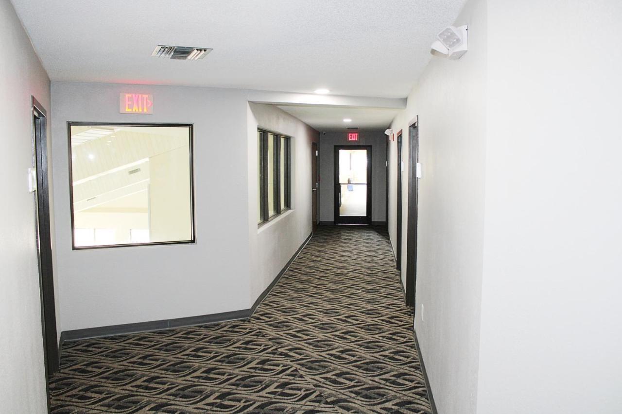 Greenlight Inn & Suites St James Saint James Bagian luar foto
