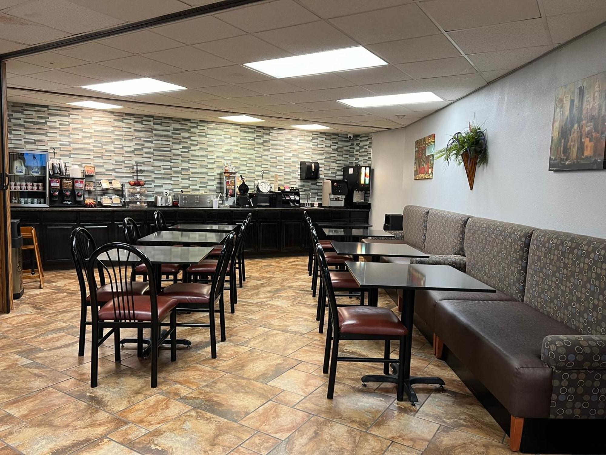 Greenlight Inn & Suites St James Saint James Bagian luar foto