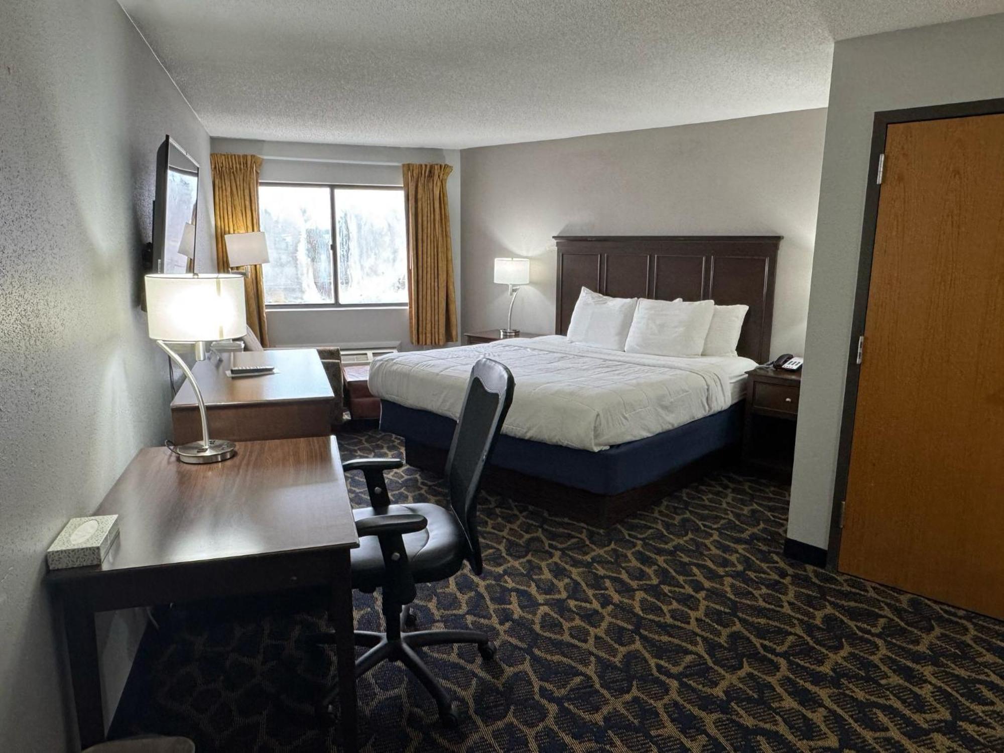 Greenlight Inn & Suites St James Saint James Bagian luar foto