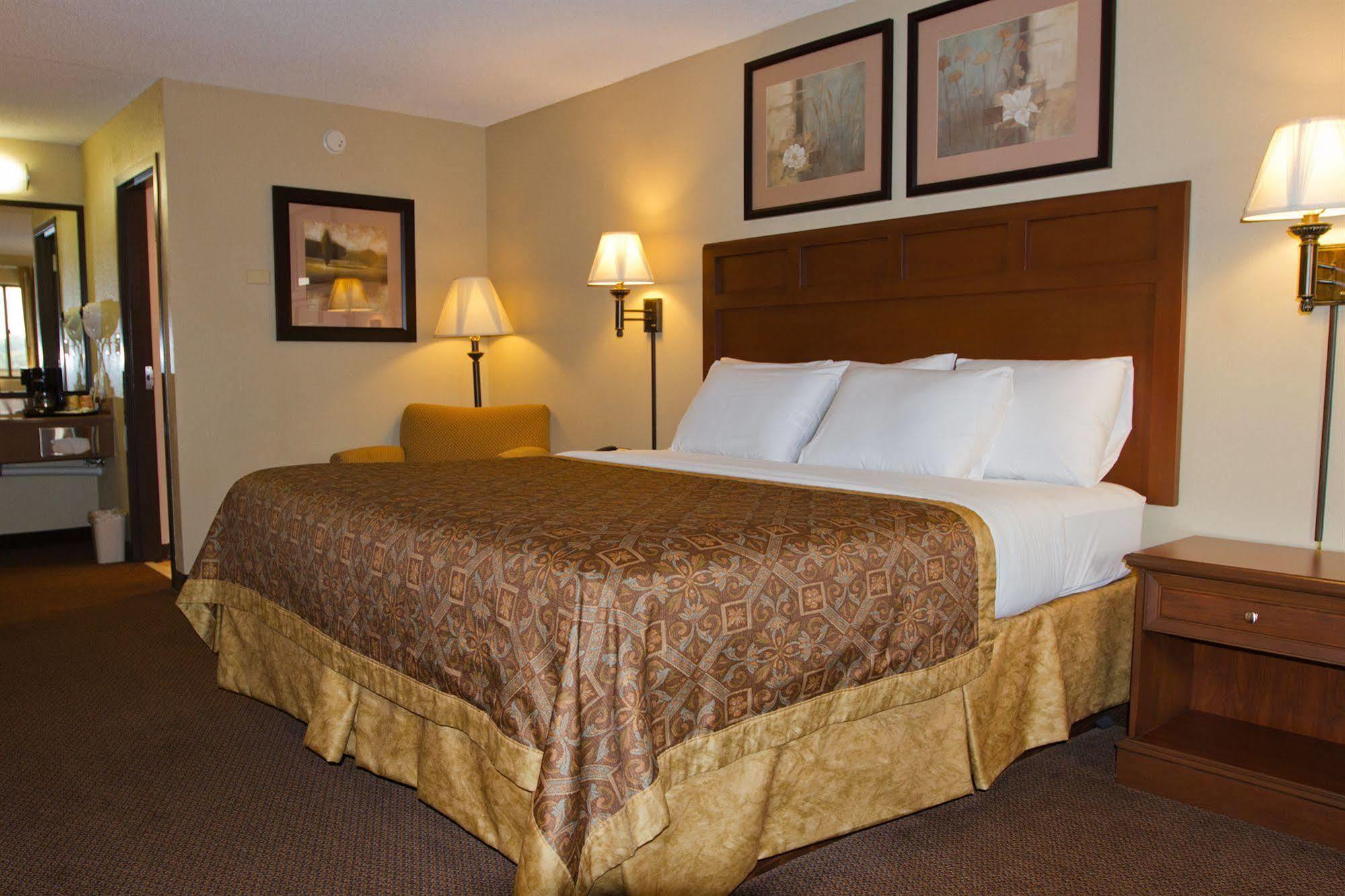 Greenlight Inn & Suites St James Saint James Bagian luar foto