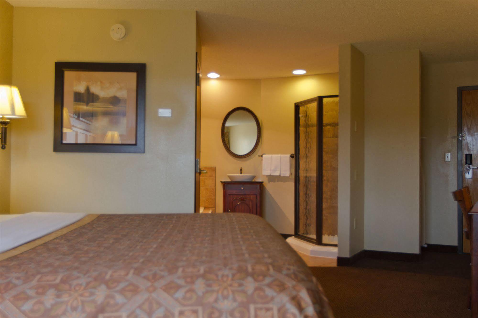 Greenlight Inn & Suites St James Saint James Bagian luar foto